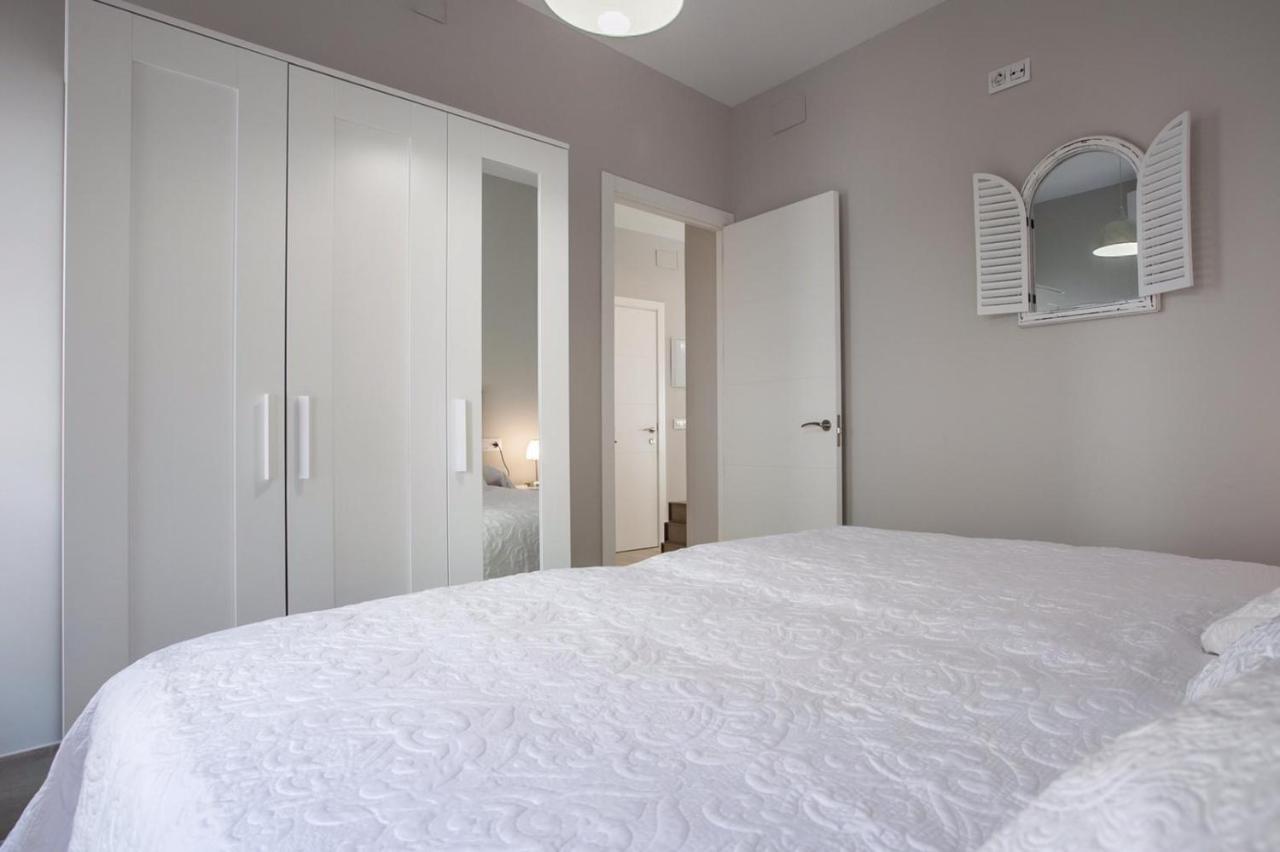 セビリアAtico Duplex Gran Terraza ↑ Calidades 2 Hab 2Banosアパートメント エクステリア 写真